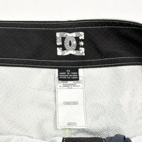 DC Board Shorts Mens 33 Medium Flat Front Beach Outdoors Modern Casual Floral - Picture 4 of 7